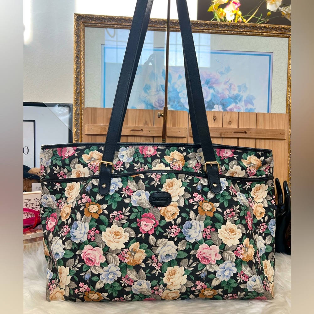 Bally Vintage Limited Edition Tote in Floral Design